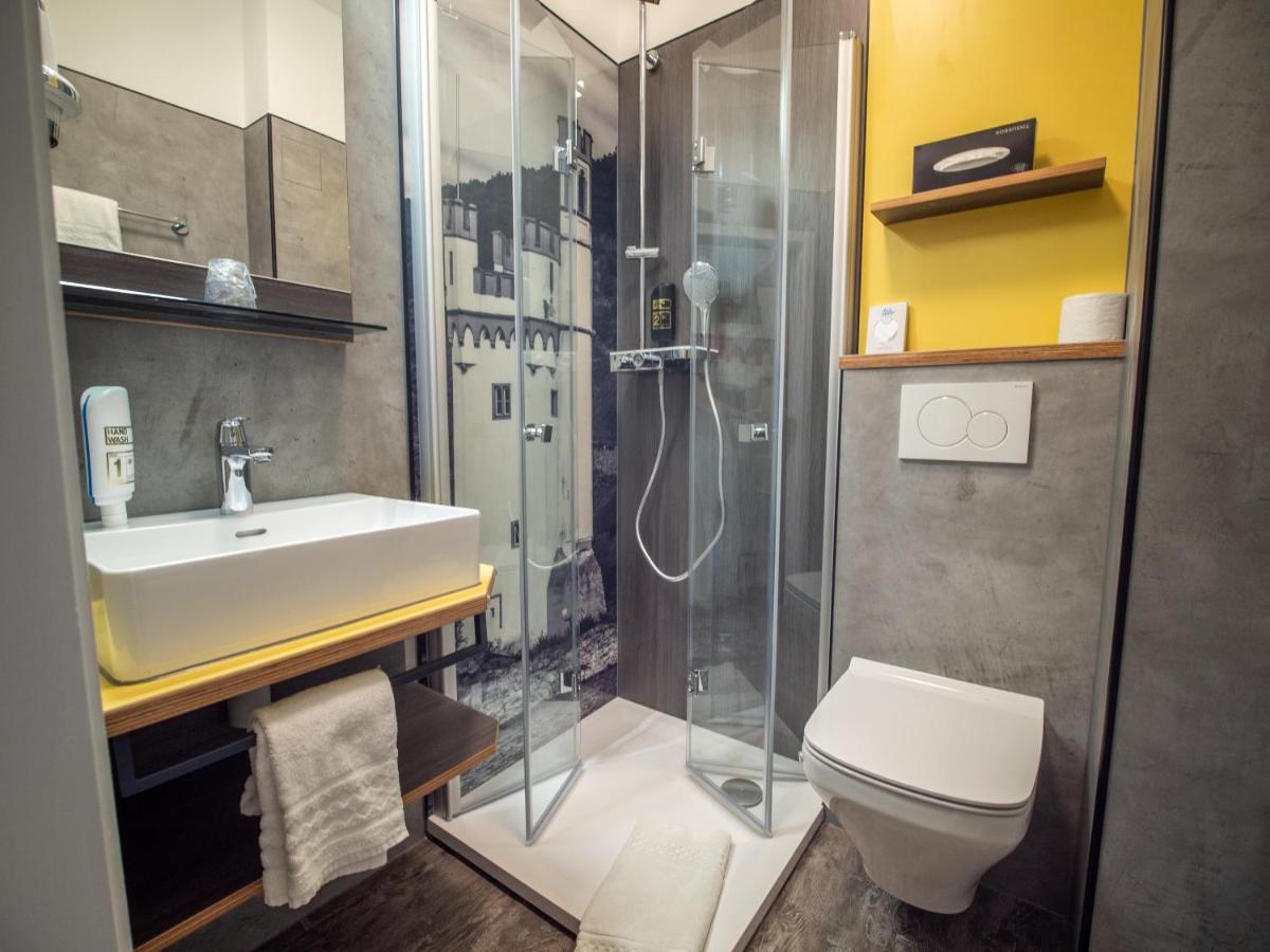 Hotel Krone บิงเงนอัมไรน์ ภายนอก รูปภาพ