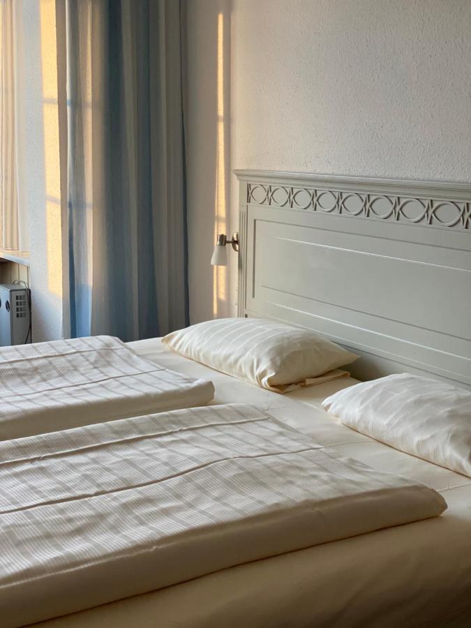 Hotel Krone บิงเงนอัมไรน์ ภายนอก รูปภาพ