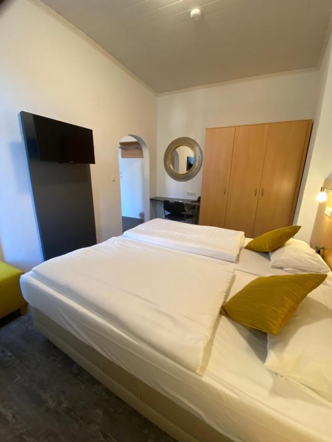 Hotel Krone บิงเงนอัมไรน์ ภายนอก รูปภาพ