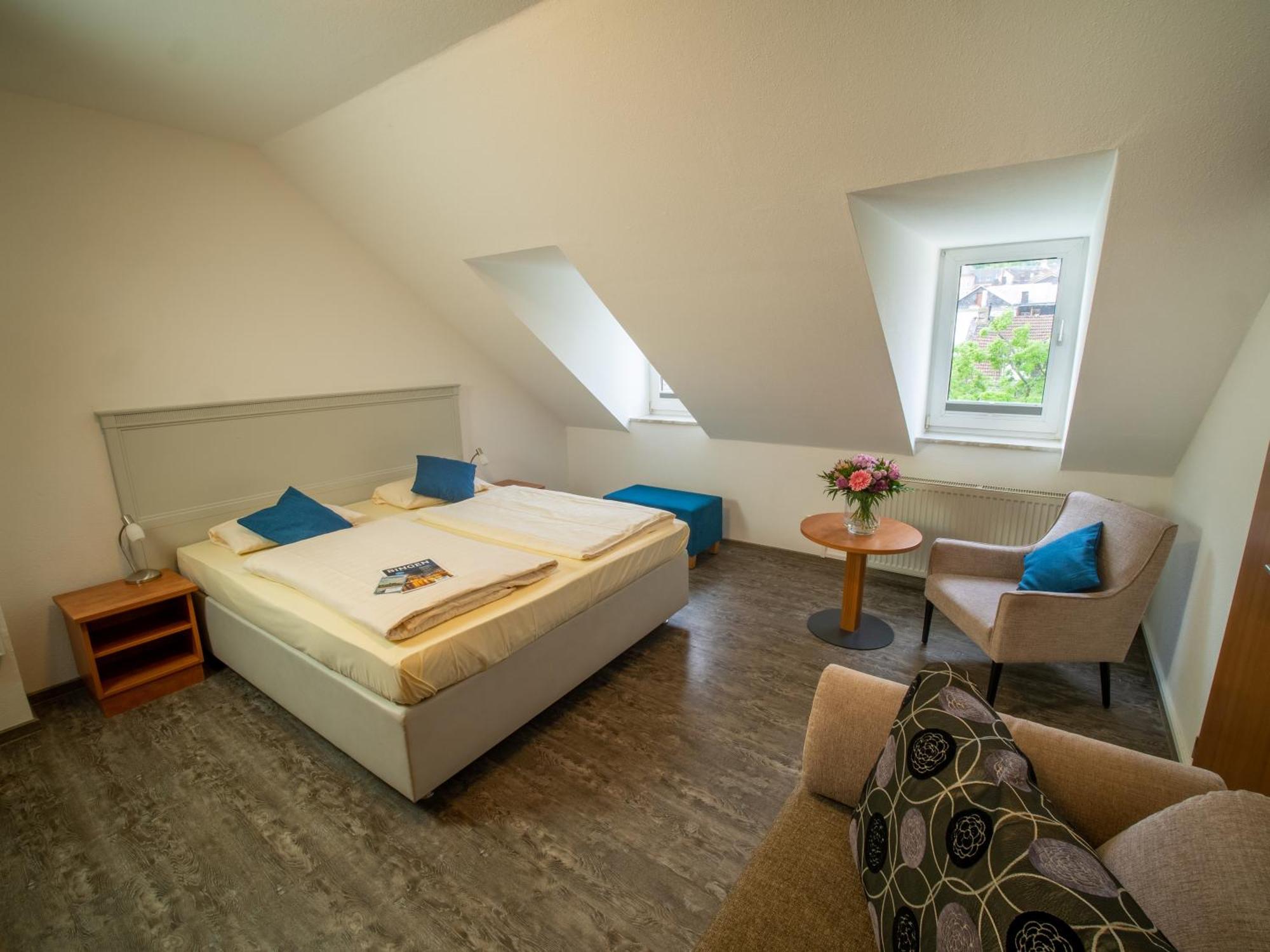 Hotel Krone บิงเงนอัมไรน์ ภายนอก รูปภาพ