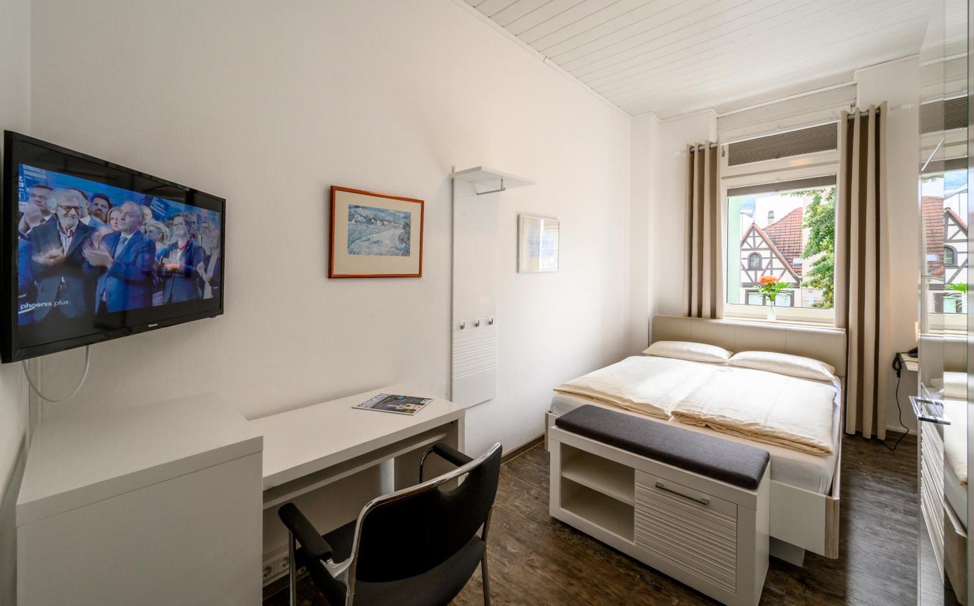 Hotel Krone บิงเงนอัมไรน์ ภายนอก รูปภาพ