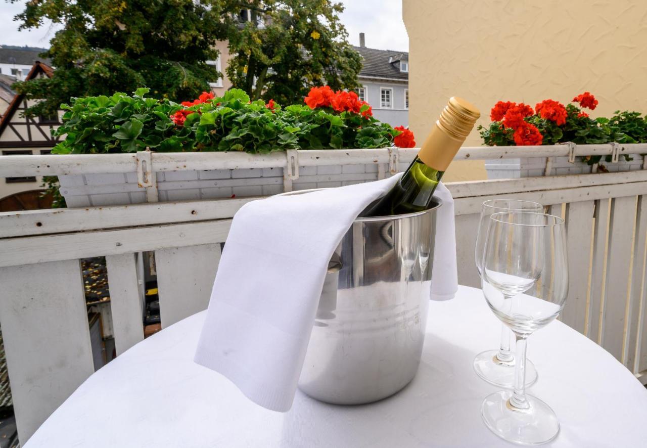 Hotel Krone บิงเงนอัมไรน์ ภายนอก รูปภาพ